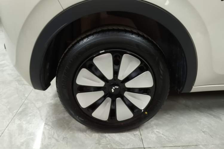 Used Wuling Bingo 2024 333 km Enjoyment Version Exterior 5