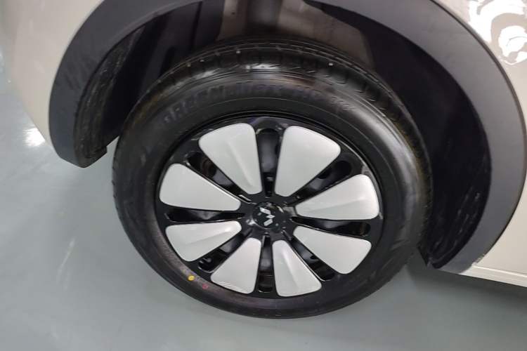 Used Wuling Bingo 2024 333 km Enjoyment Version Exterior 5