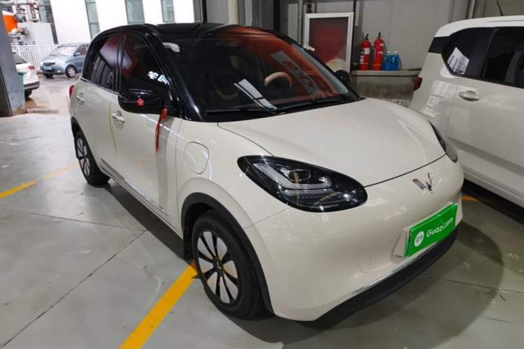 Used Wuling Bingo 2024 333 km Lingxi Connected Version Front Right 45 Deg