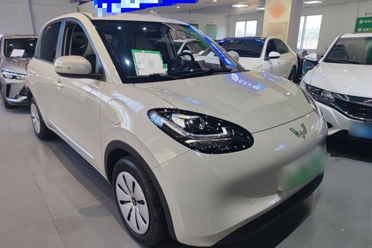 Used Wuling Bingo 2024 203km Light Edition Front Right 45 Deg