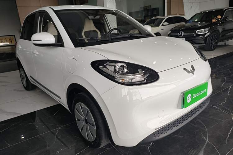 Used Wuling Bingo 2024 203km Light Edition Front Right 45 Deg