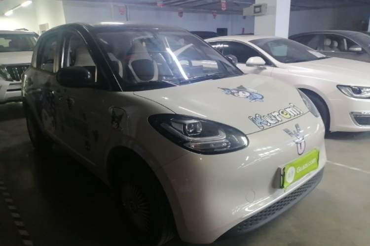 Used Wuling Bingo 2024 203km Light Edition Front Right 45 Deg