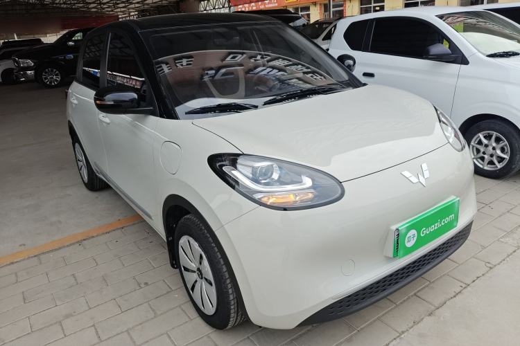 Used Wuling Bingo 2024 203km Light Edition Front Right 45 Deg