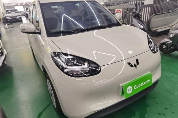 Used Wuling Bingo 2024 203km Light Edition Front Right 45 Deg