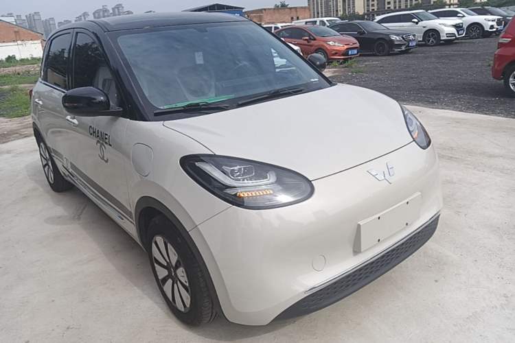 Used Wuling Bingo 2024 333 km Enjoyment Version Front Right 45 Deg