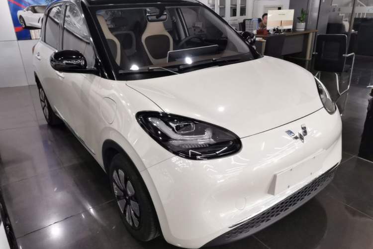 Used Wuling Bingo 2024 333 km Lingxi Connected Version Front Right 45 Deg