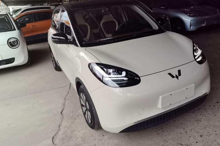 Used Wuling Bingo 2024 333 km Lingxi Connected Version Front Right 45 Deg