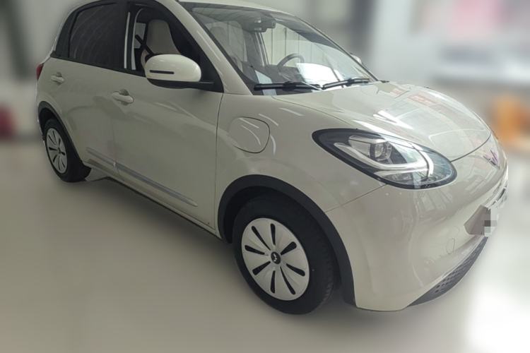Used Wuling Bingo 2024 203km Light Edition Front Right 45 Deg