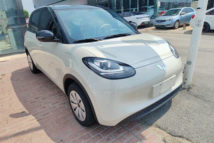 Used Wuling Bingo 2024 203km Light Edition Front Right 45 Deg