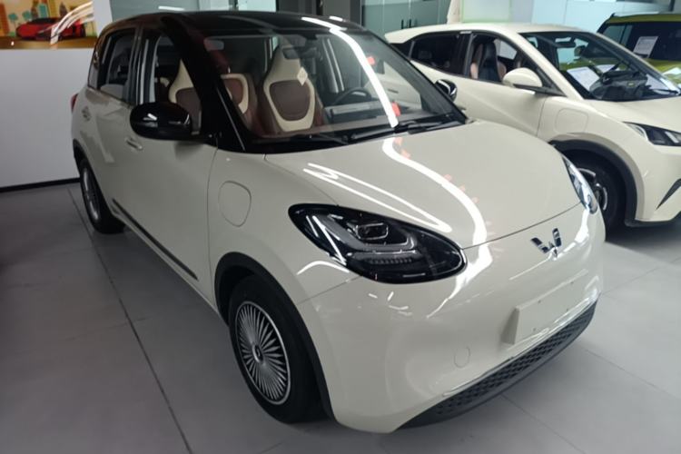 Used Wuling Bingo 2024 333 km Enjoyment Version Front Right 45 Deg