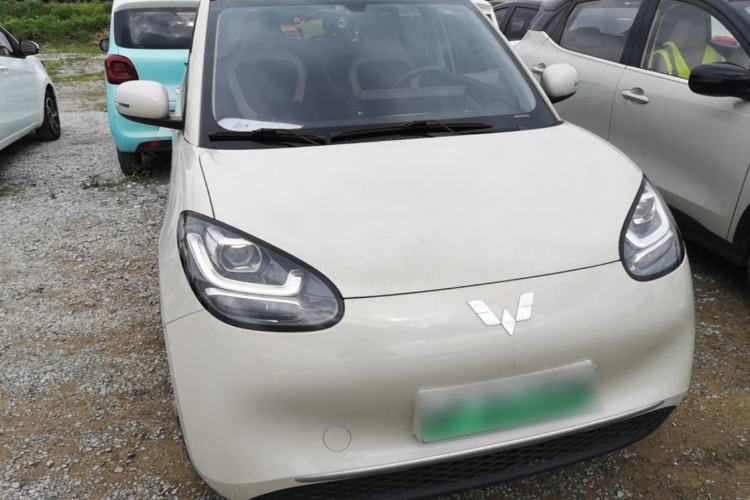 Used Wuling Bingo 2024 203km Light Edition Front Right 45 Deg