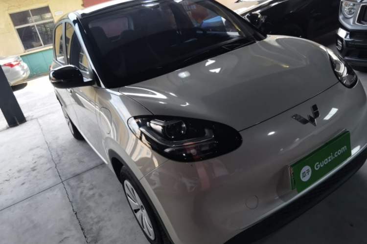 Used Wuling Bingo 2024 203km Light Edition Front Right 45 Deg