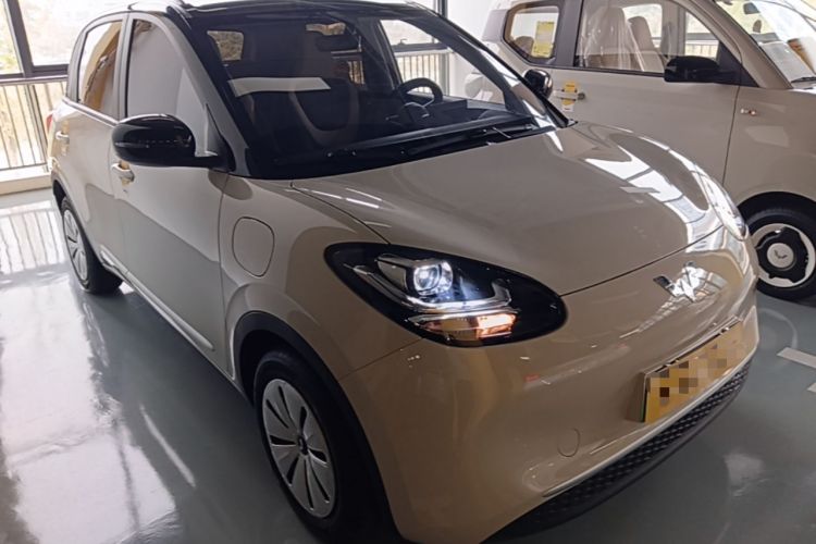 Used Wuling Bingo 2024 203km Light Edition Front Right 45 Deg