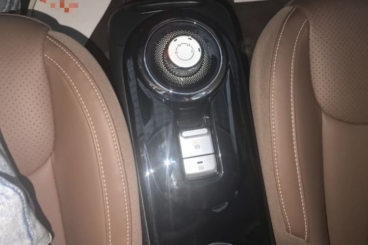 Used Wuling Bingo 2024 333 km Lingxi Connected Version Gear Lever