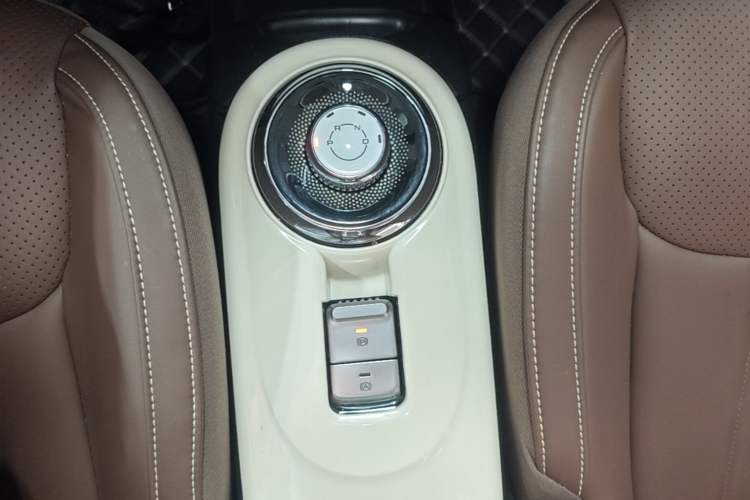 Used Wuling Bingo 2024 333 km Lingxi Connected Version Gear Lever