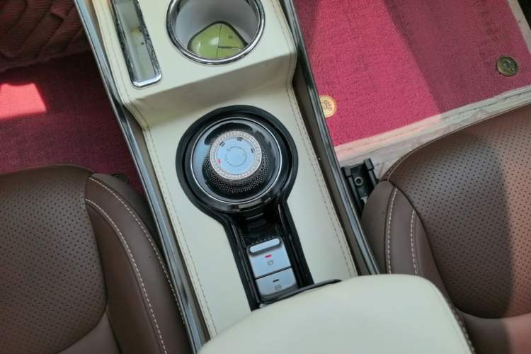 Used Wuling Bingo 2024 333 km Lingxi Connected Version Gear Lever
