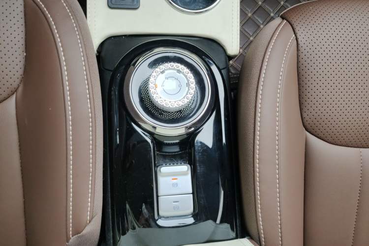 Used Wuling Bingo 2024 333 km Lingxi Connected Version Gear Lever