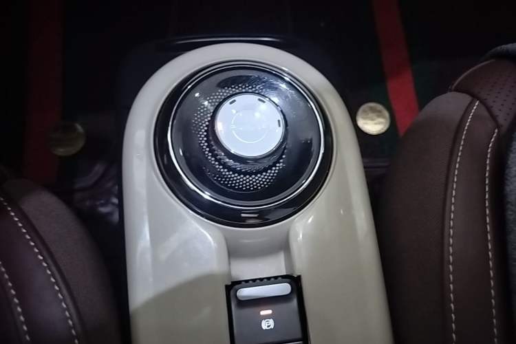 Used Wuling Bingo 2024 333 km Lingxi Connected Version Gear Lever