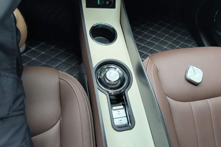 Used Wuling Bingo 2024 333 km Lingxi Connected Version Gear Lever