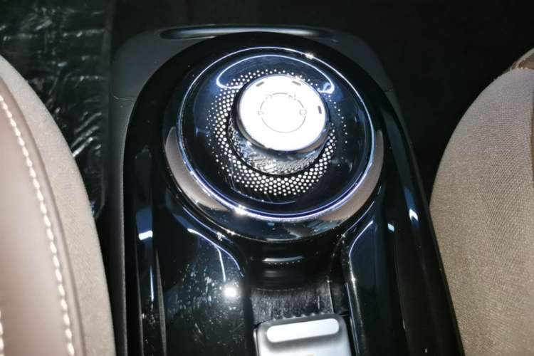 Used Wuling Bingo 2024 333 km Lingxi Connected Version Gear Lever