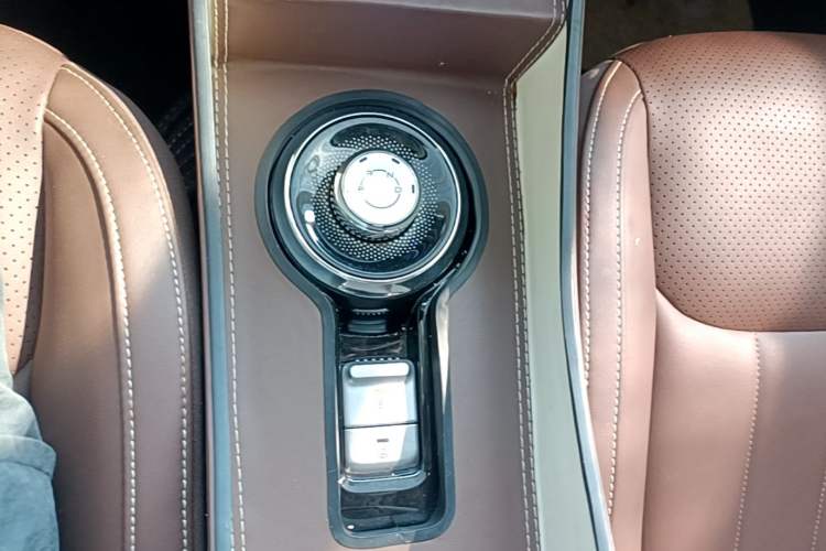 Used Wuling Bingo 2024 333 km Lingxi Connected Version Gear Lever