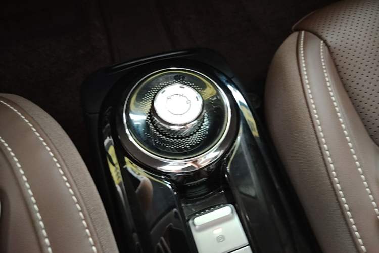 Used Wuling Bingo 2024 333 km Lingxi Connected Version Gear Lever
