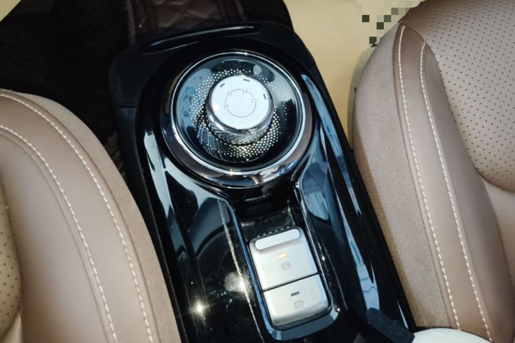 Used Wuling Bingo 2024 333 km Lingxi Connected Version Gear Lever