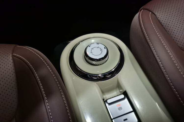 Used Wuling Bingo 2024 333 km Lingxi Connected Version Gear Lever