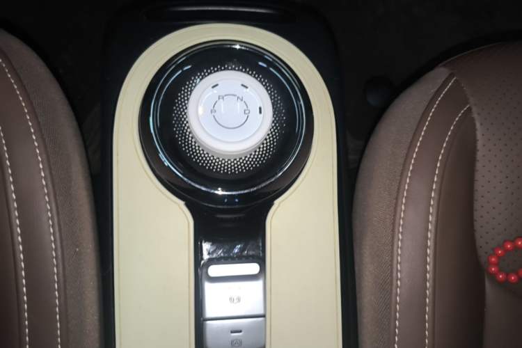 Used Wuling Bingo 2024 333 km Lingxi Connected Version Gear Lever