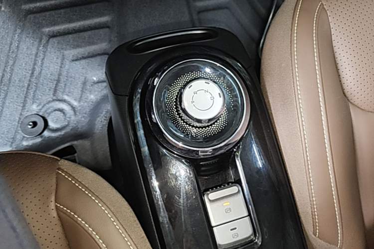 Used Wuling Bingo 2024 333 km Lingxi Connected Version Gear Lever
