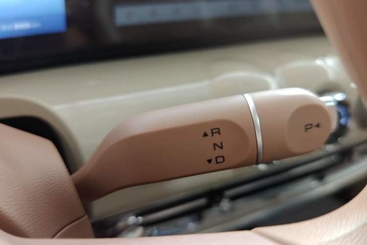 Used Wuling Bingo 2024 333 km Lingxi Connected Version Gear Lever