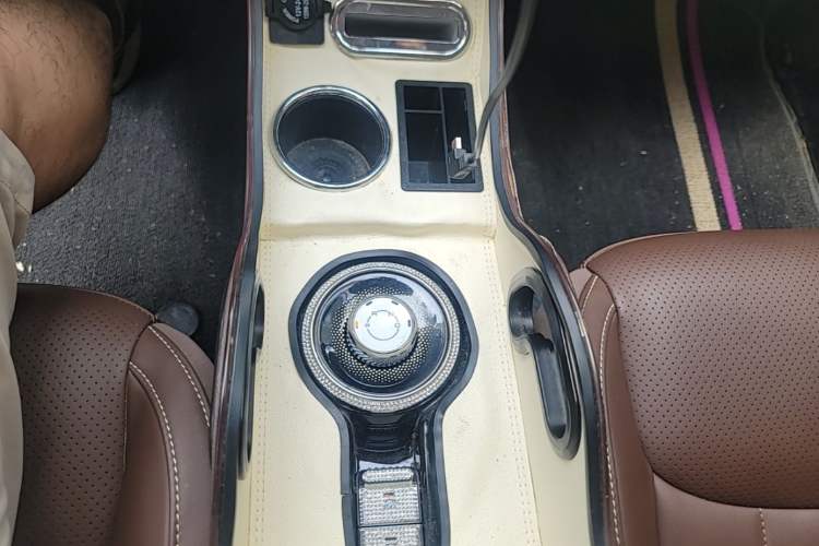 Used Wuling Bingo 2024 333 km Lingxi Connected Version Gear Lever