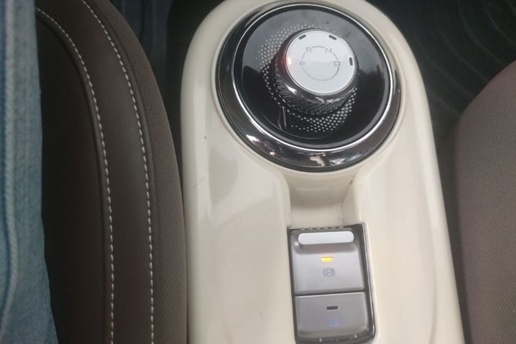 Used Wuling Bingo 2024 333 km Lingxi Connected Version Gear Lever