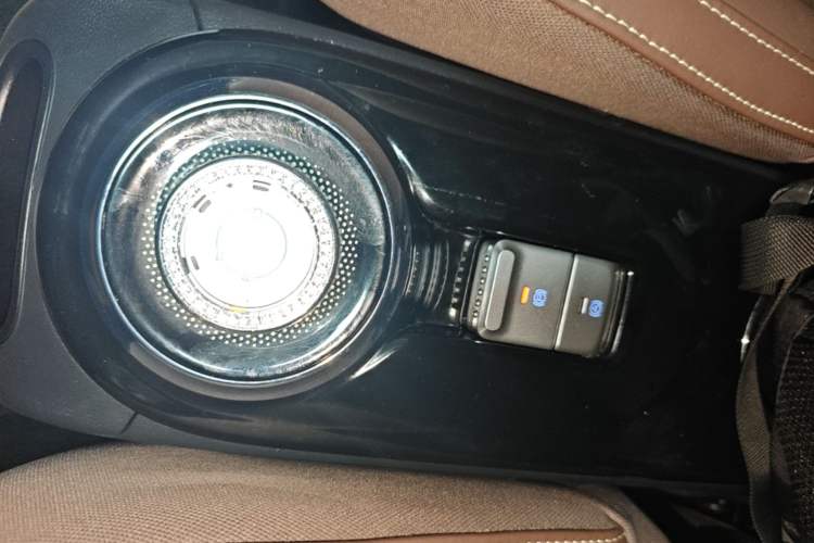 Used Wuling Bingo 2024 333 km Lingxi Connected Version Gear Lever