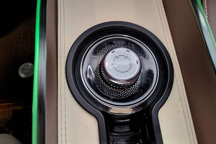 Used Wuling Bingo 2024 333 km Lingxi Connected Version Gear Lever