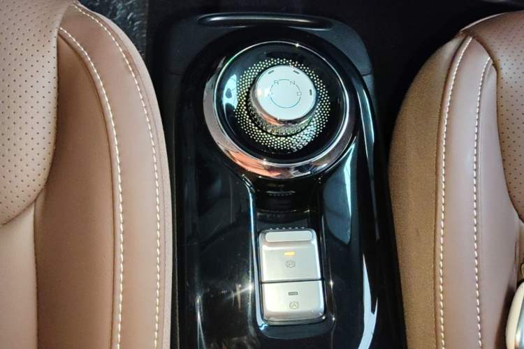 Used Wuling Bingo 2024 333 km Lingxi Connected Version Gear Lever