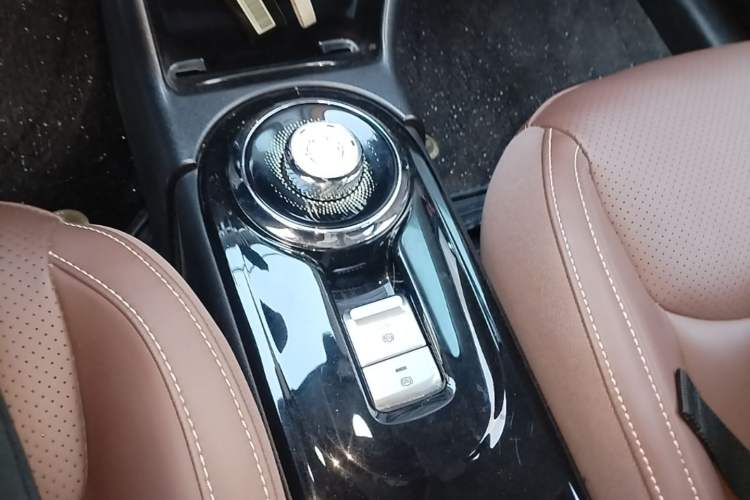 Used Wuling Bingo 2024 333 km Lingxi Connected Version Gear Lever