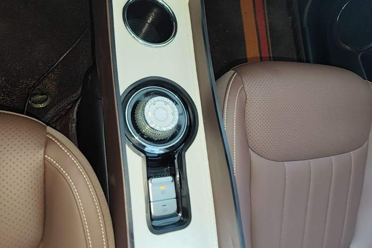 Used Wuling Bingo 2024 333 km Lingxi Connected Version Gear Lever