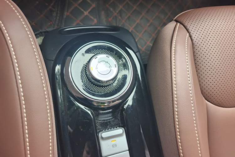 Used Wuling Bingo 2024 333 km Lingxi Connected Version Gear Lever