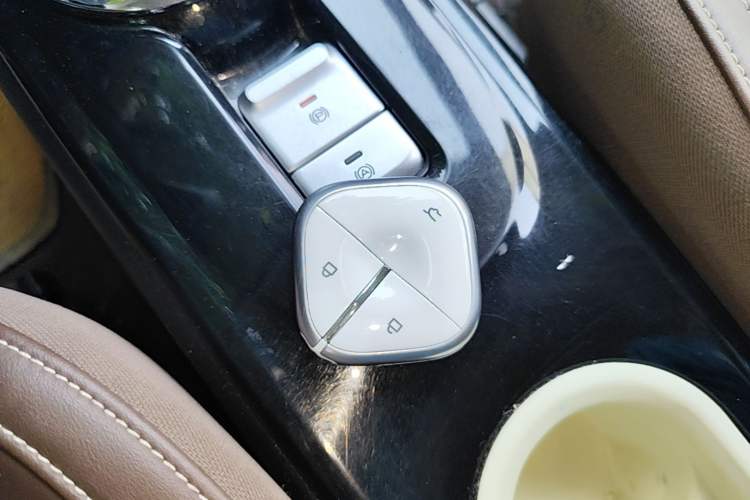 Used Wuling Bingo 2024 333 km Enjoyment Version Interior 1