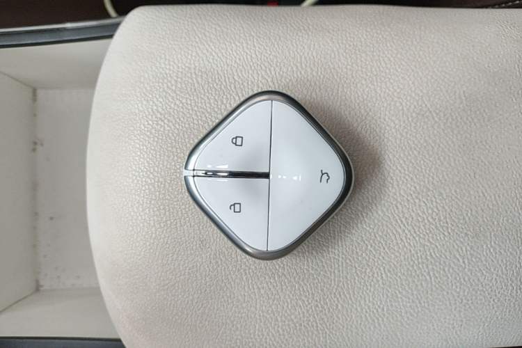 Used Wuling Bingo 2024 333 km Lingxi Connected Version Interior 1