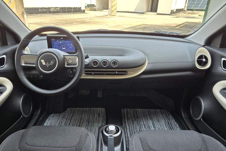 Used Wuling Bingo 2024 203km Light Edition Interior 1