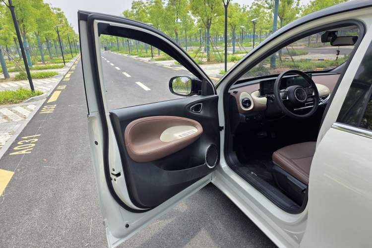 Used Wuling Bingo 2024 333 km Enjoyment Version Interior 3