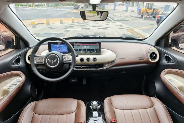 Used Wuling Bingo 2024 333 km Enjoyment Version Interior 3