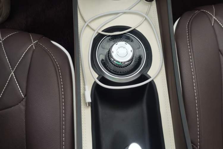 Used Wuling Bingo 2024 203km Light Edition Interior 4