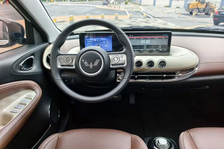 Used Wuling Bingo 2024 333 km Enjoyment Version Interior 4