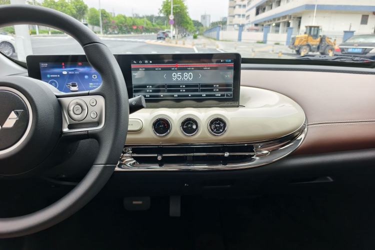 Used Wuling Bingo 2024 333 km Enjoyment Version Interior 5