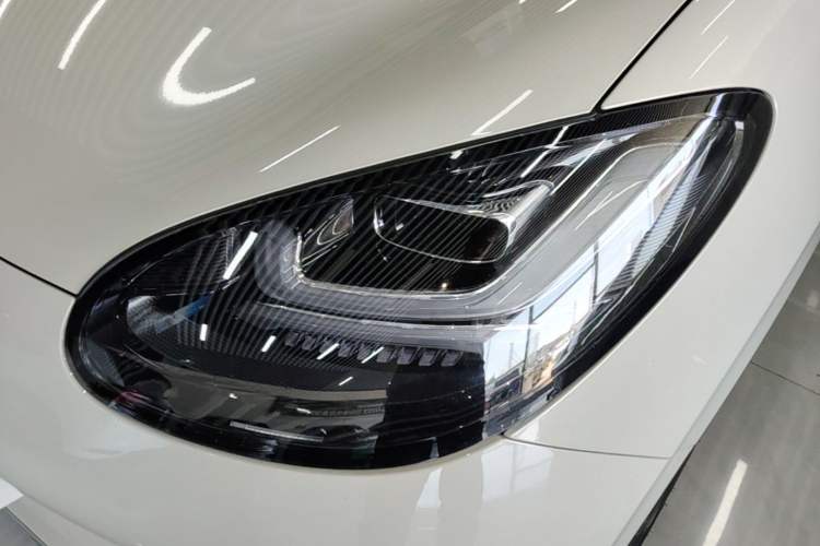 Used Wuling Bingo 2024 333 km Lingxi Connected Version Left Front Headlight