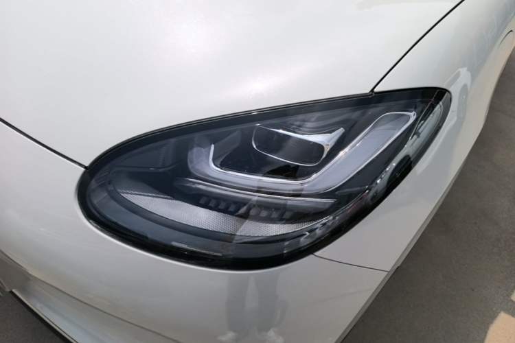 Used Wuling Bingo 2024 333 km Lingxi Connected Version Left Front Headlight