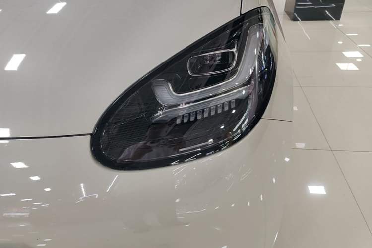 Used Wuling Bingo 2024 333 km Enjoyment Version Left Front Headlight